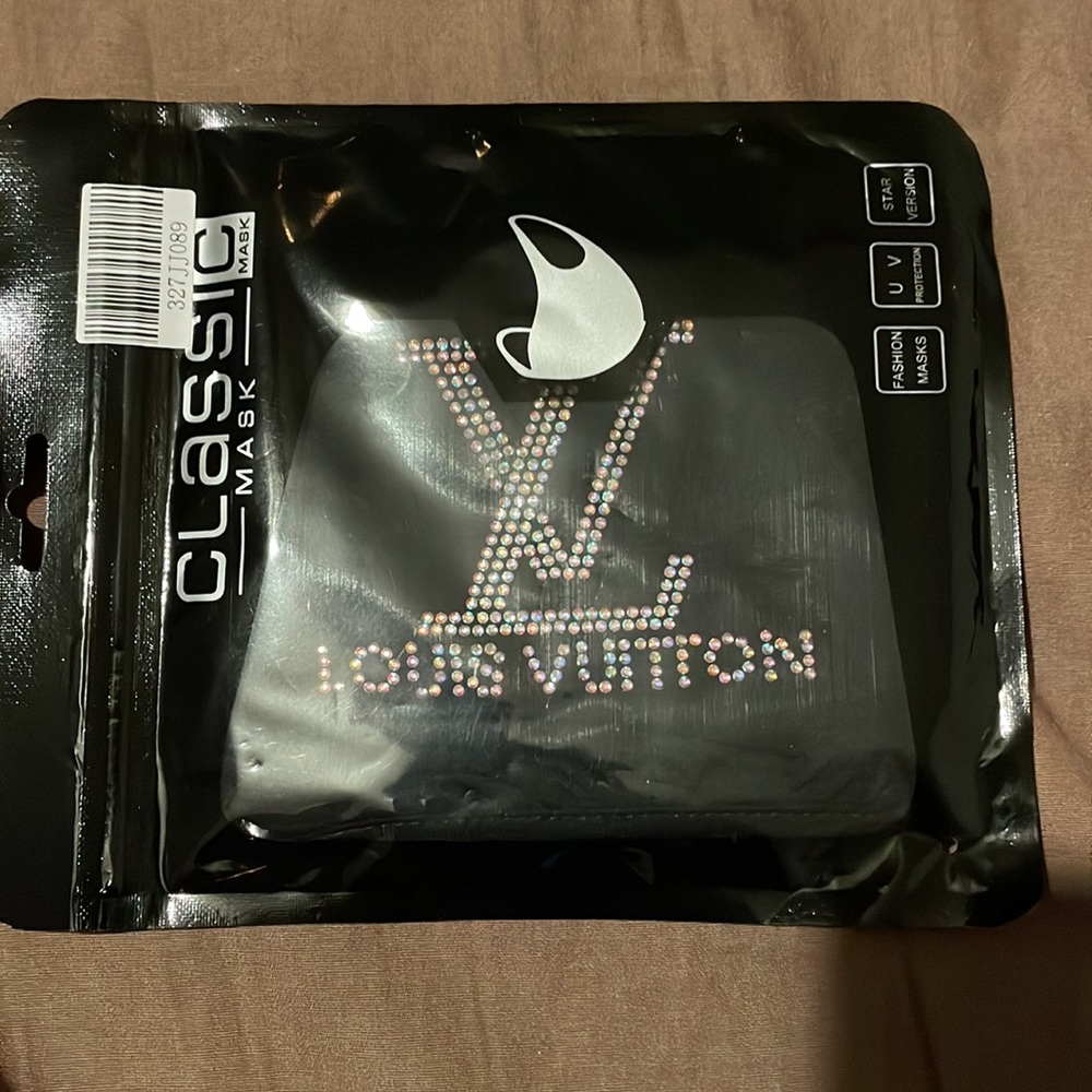 Mask - Picture 3 of 8